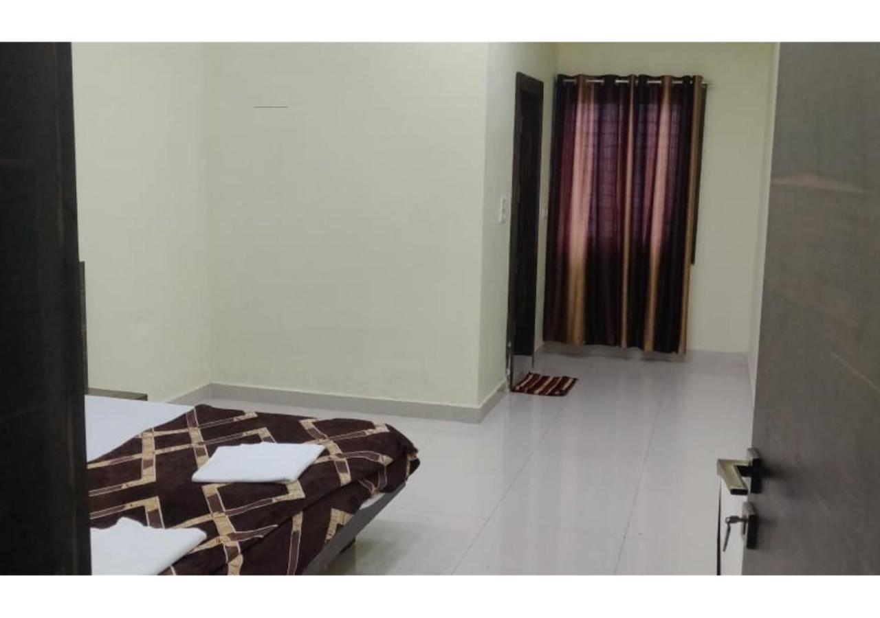 Hotel Parag Palace Jabalpur Bagian luar foto