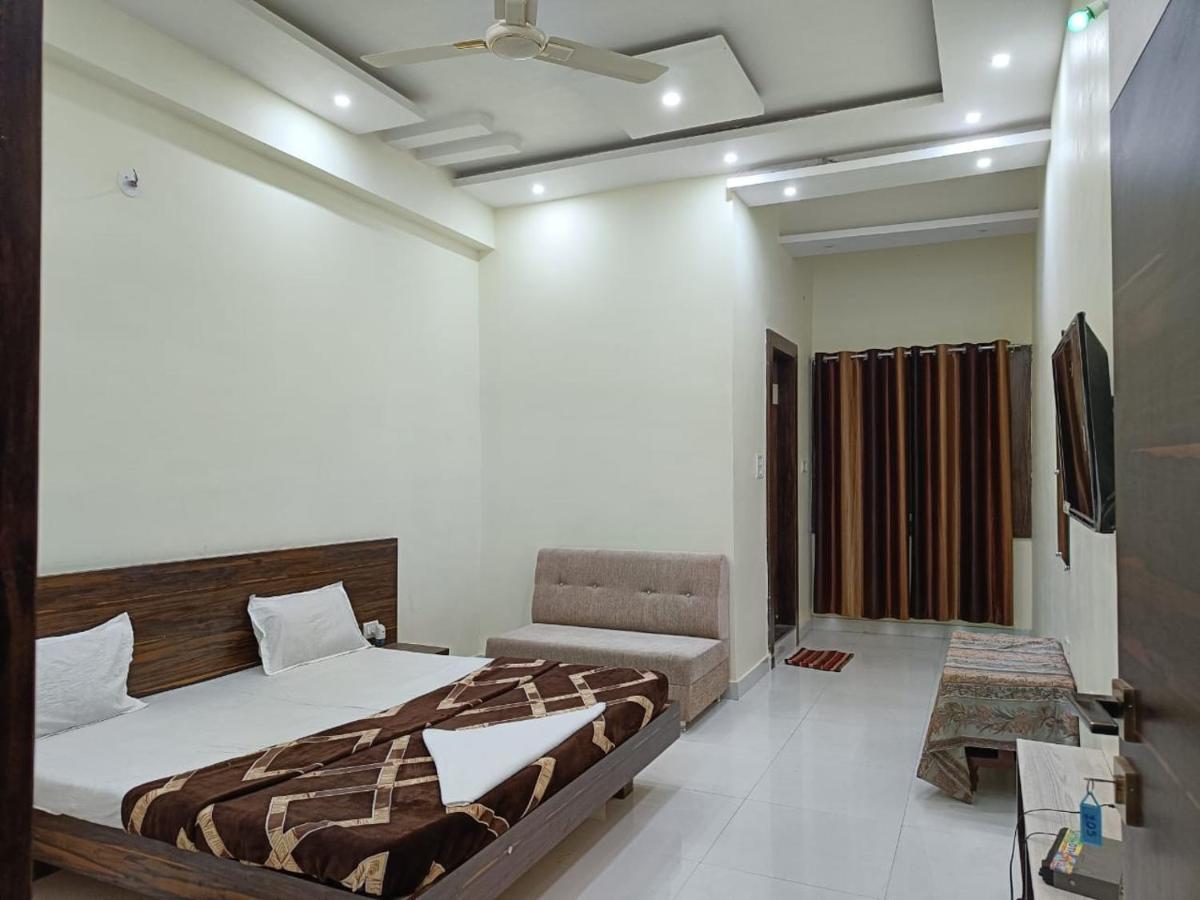 Hotel Parag Palace Jabalpur Bagian luar foto