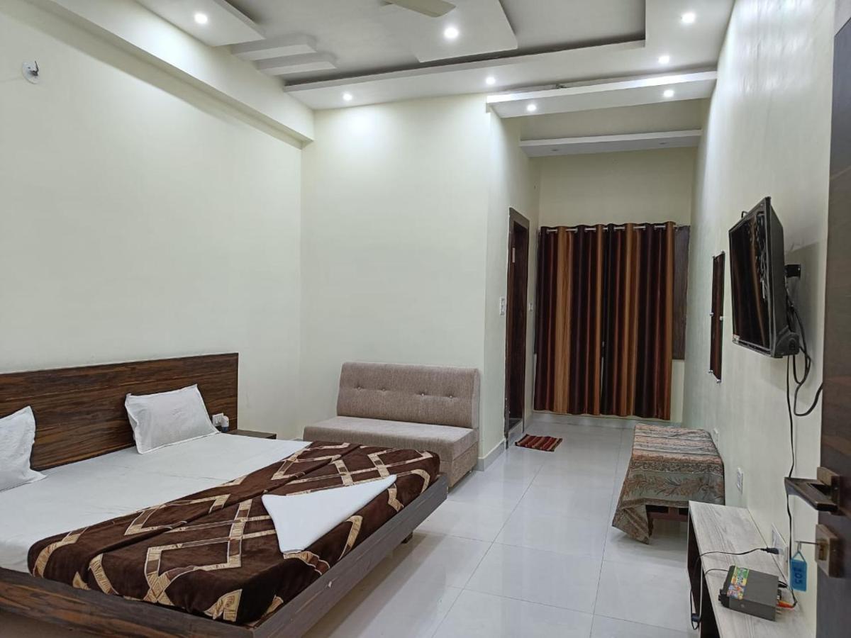Hotel Parag Palace Jabalpur Bagian luar foto