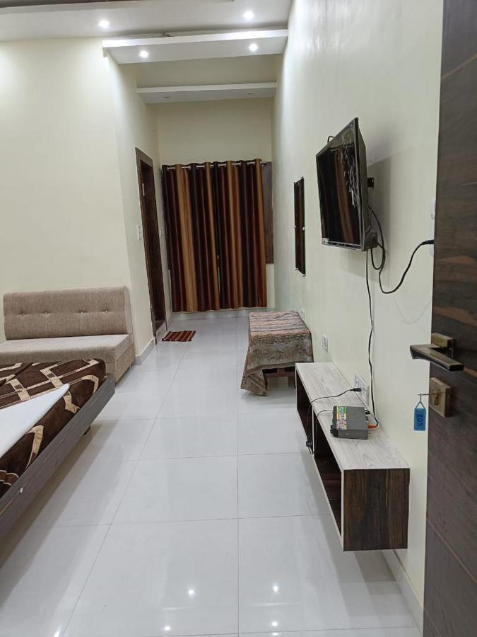 Hotel Parag Palace Jabalpur Bagian luar foto